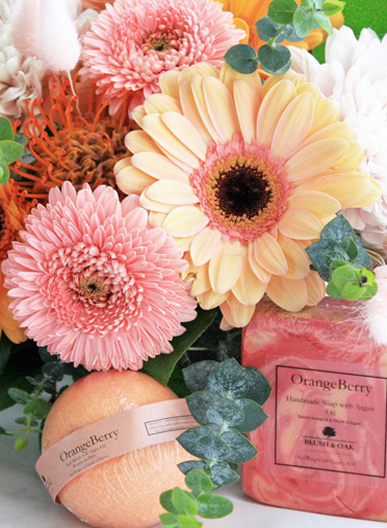 Mandals-Floral-Blush-&-Oak-Bouquet